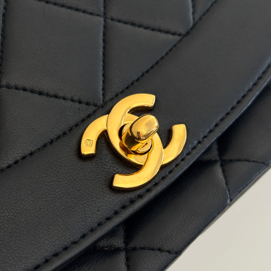 CHANEL Lambskin Diana Medium Black