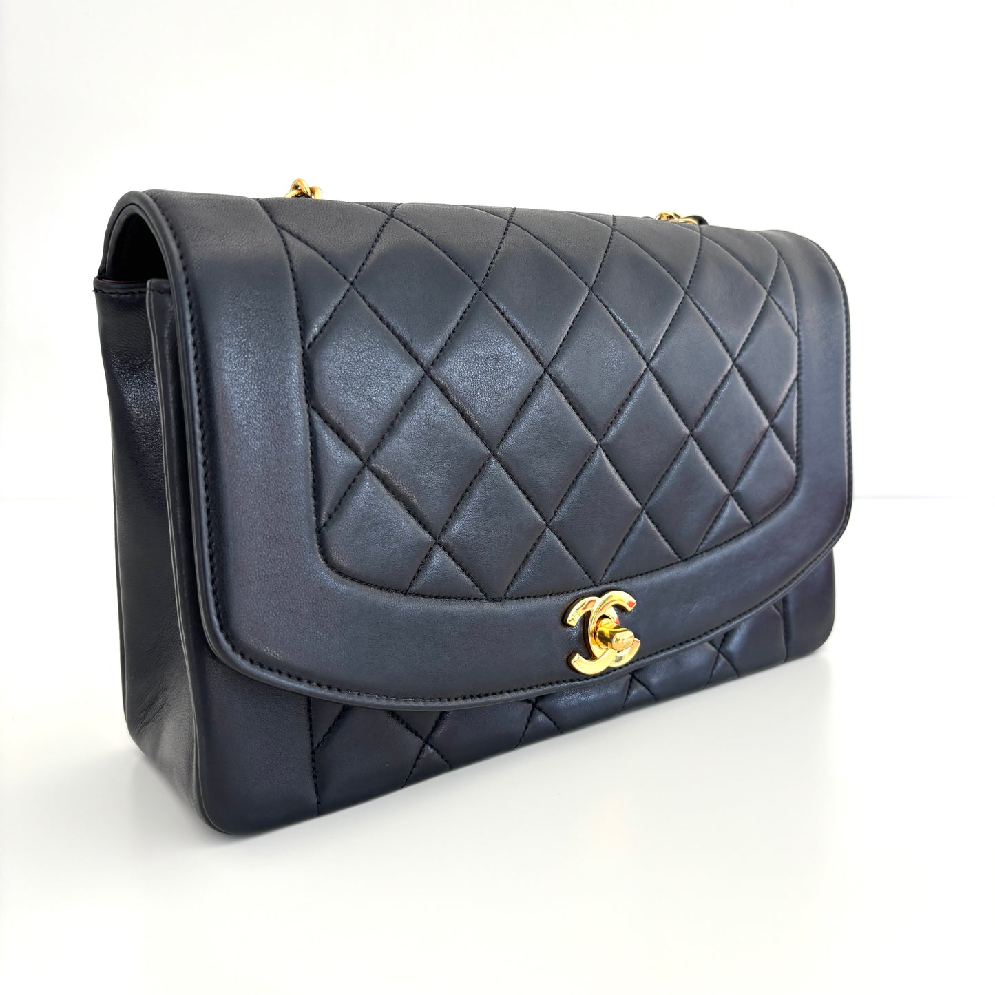 CHANEL Lambskin Diana Medium Black