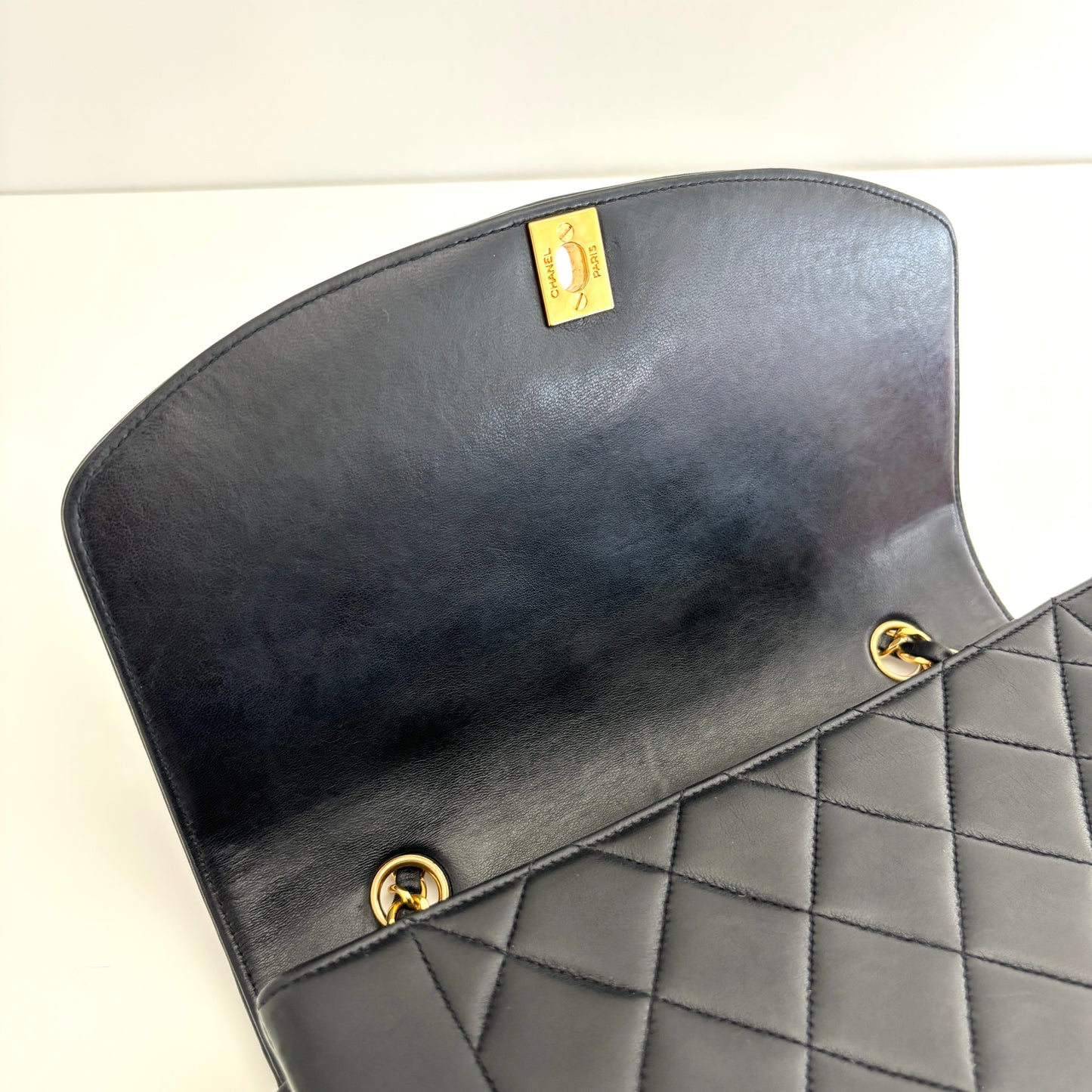 CHANEL Lambskin Diana Medium Black