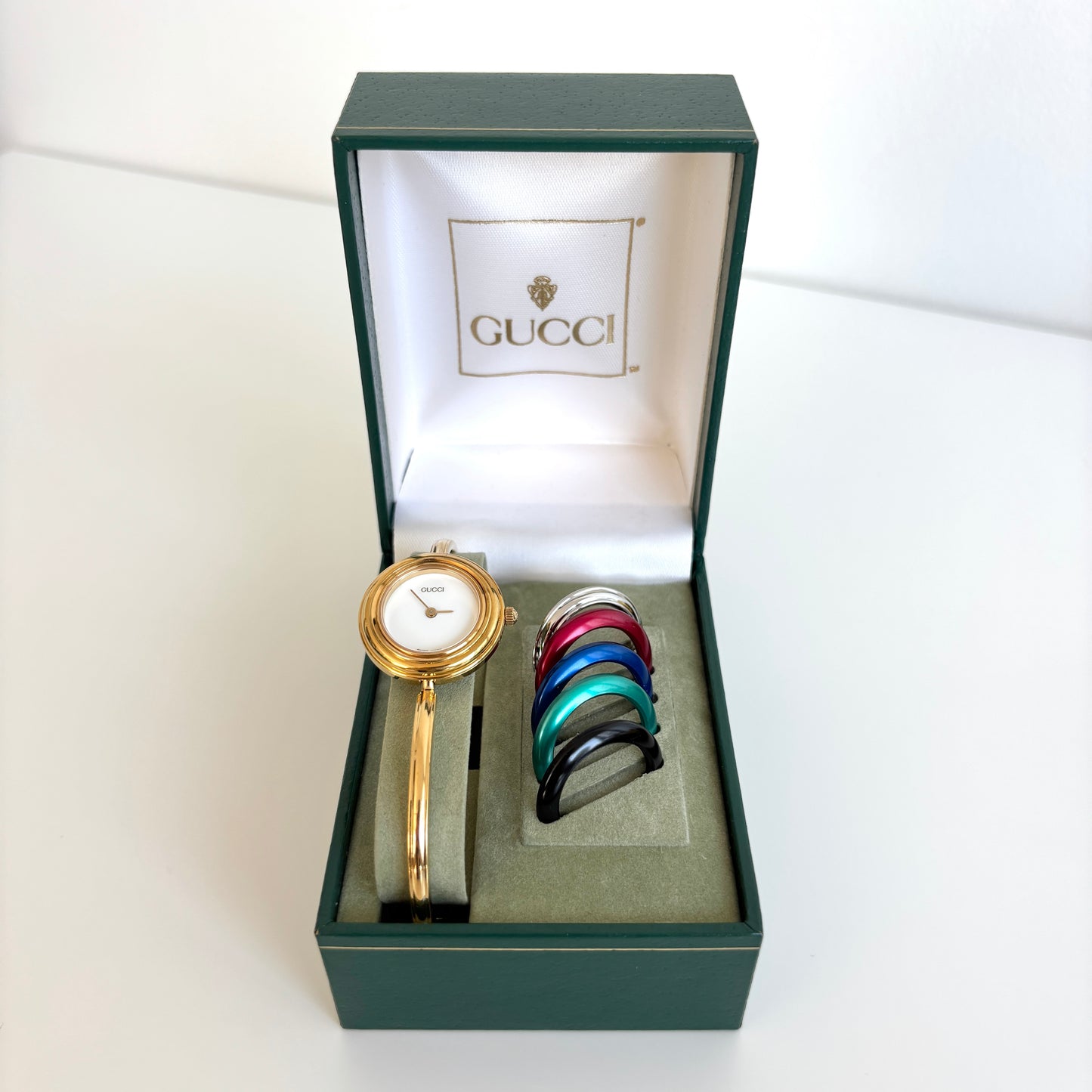 GUCCI Change Bezel Bangle Multicolor Watch
