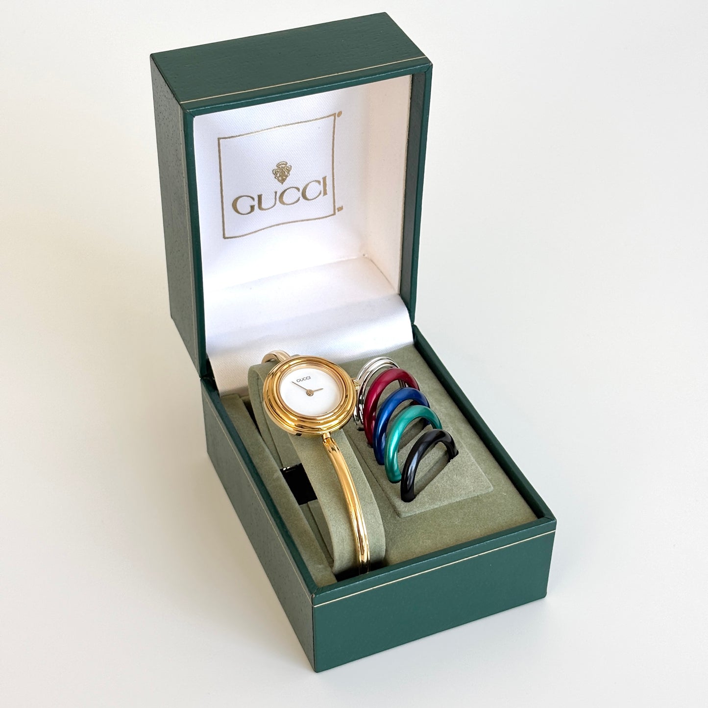 GUCCI Change Bezel Bangle Multicolor Watch