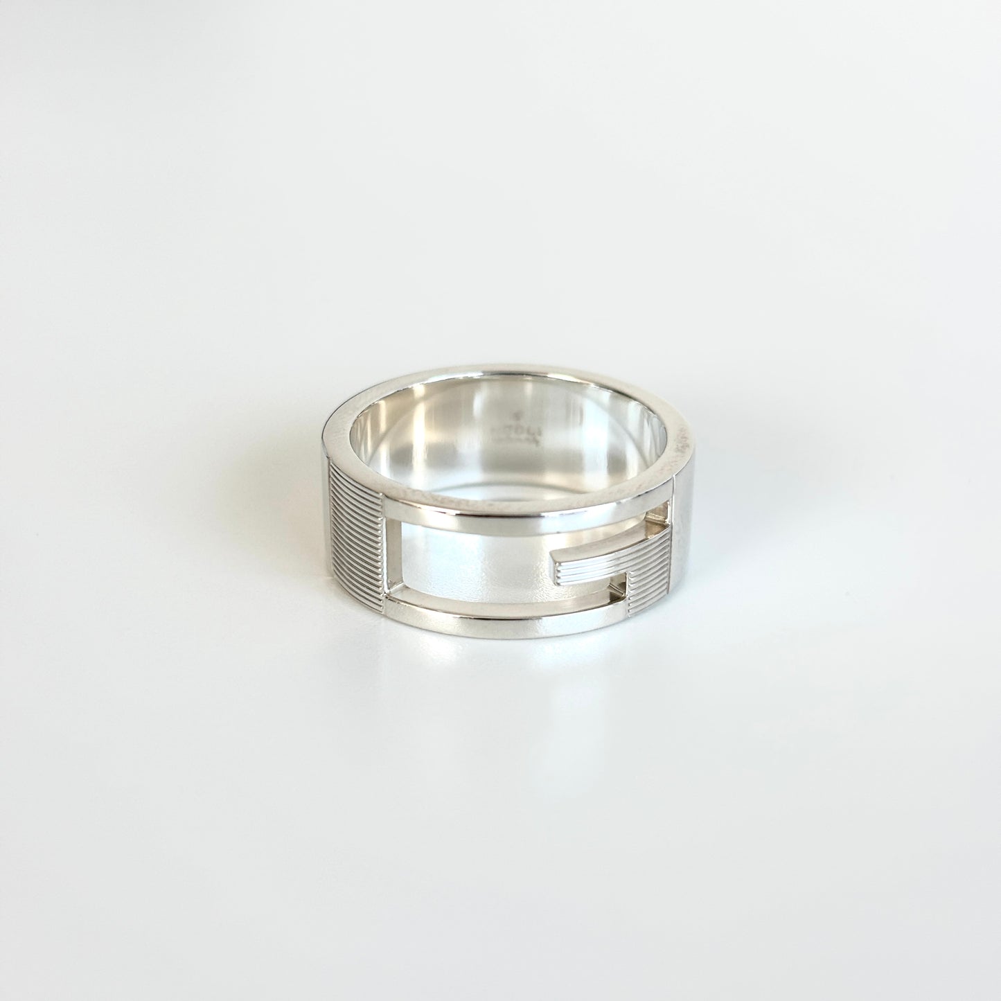 GUCCI "G" Silver Cutout Band Ring