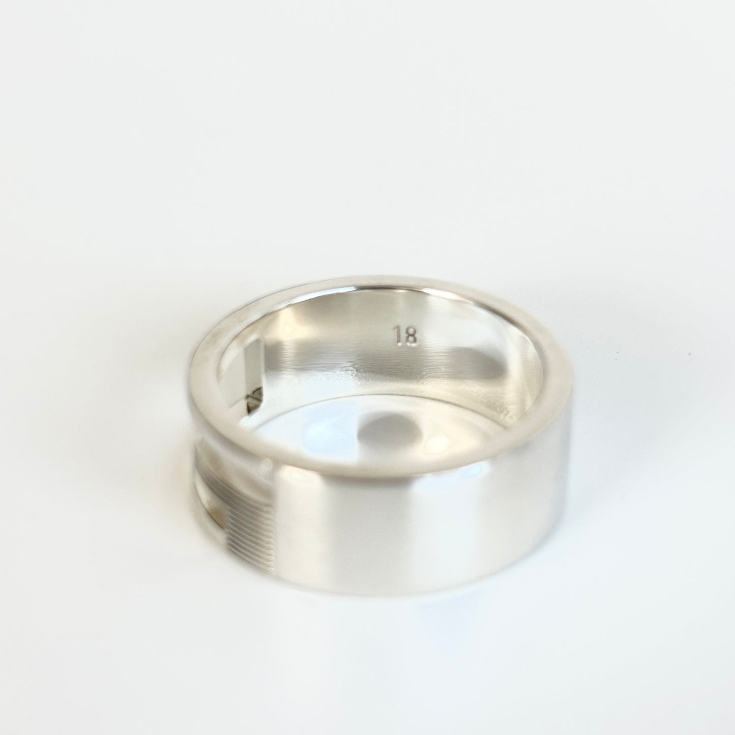 GUCCI "G" Silver Cutout Band Ring