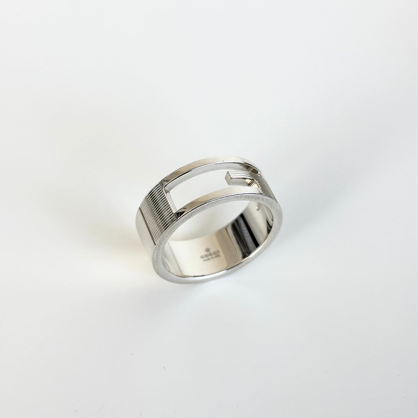 GUCCI "G" Silver Cutout Band Ring