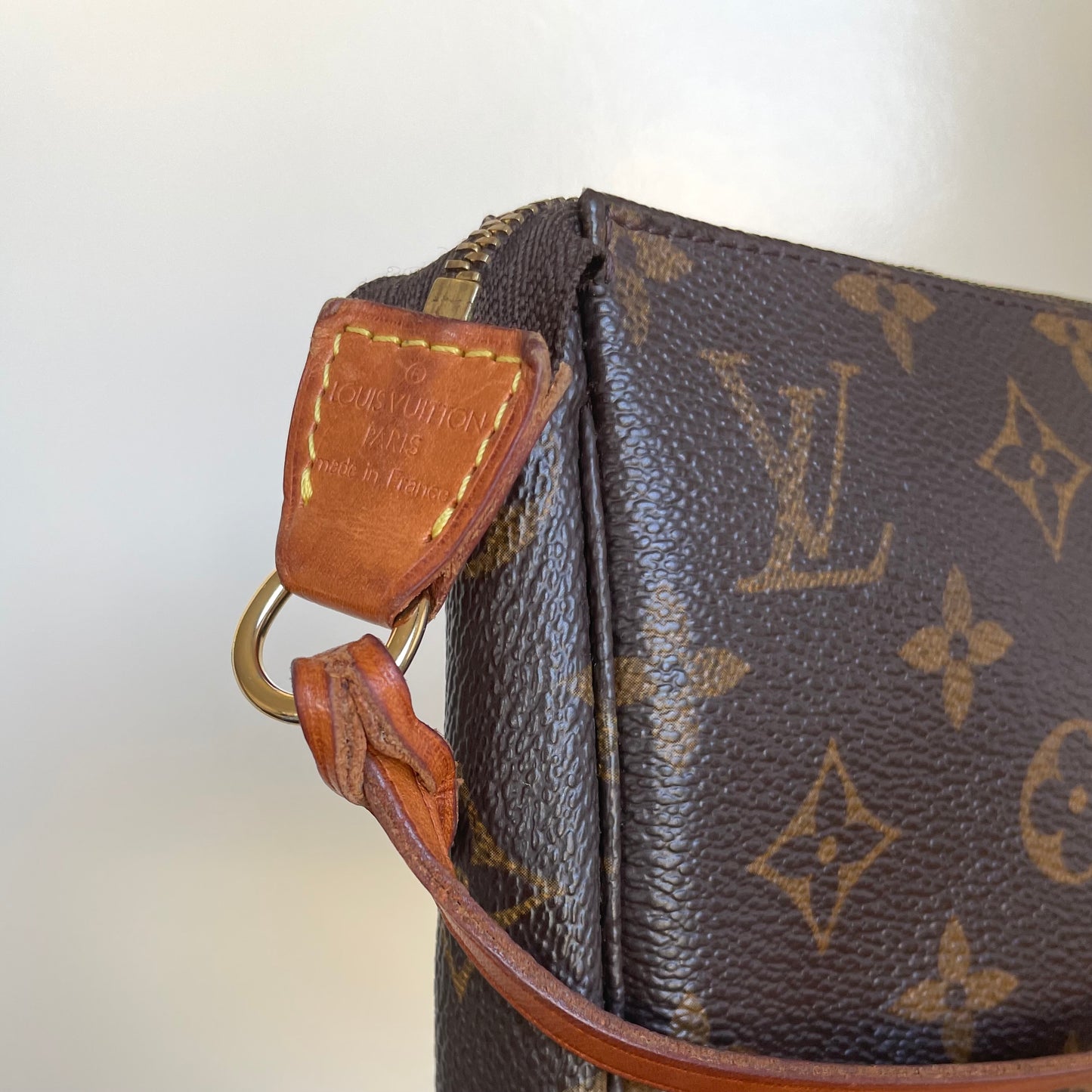 LOUIS VUITTON Pochette Accessoires Monogram