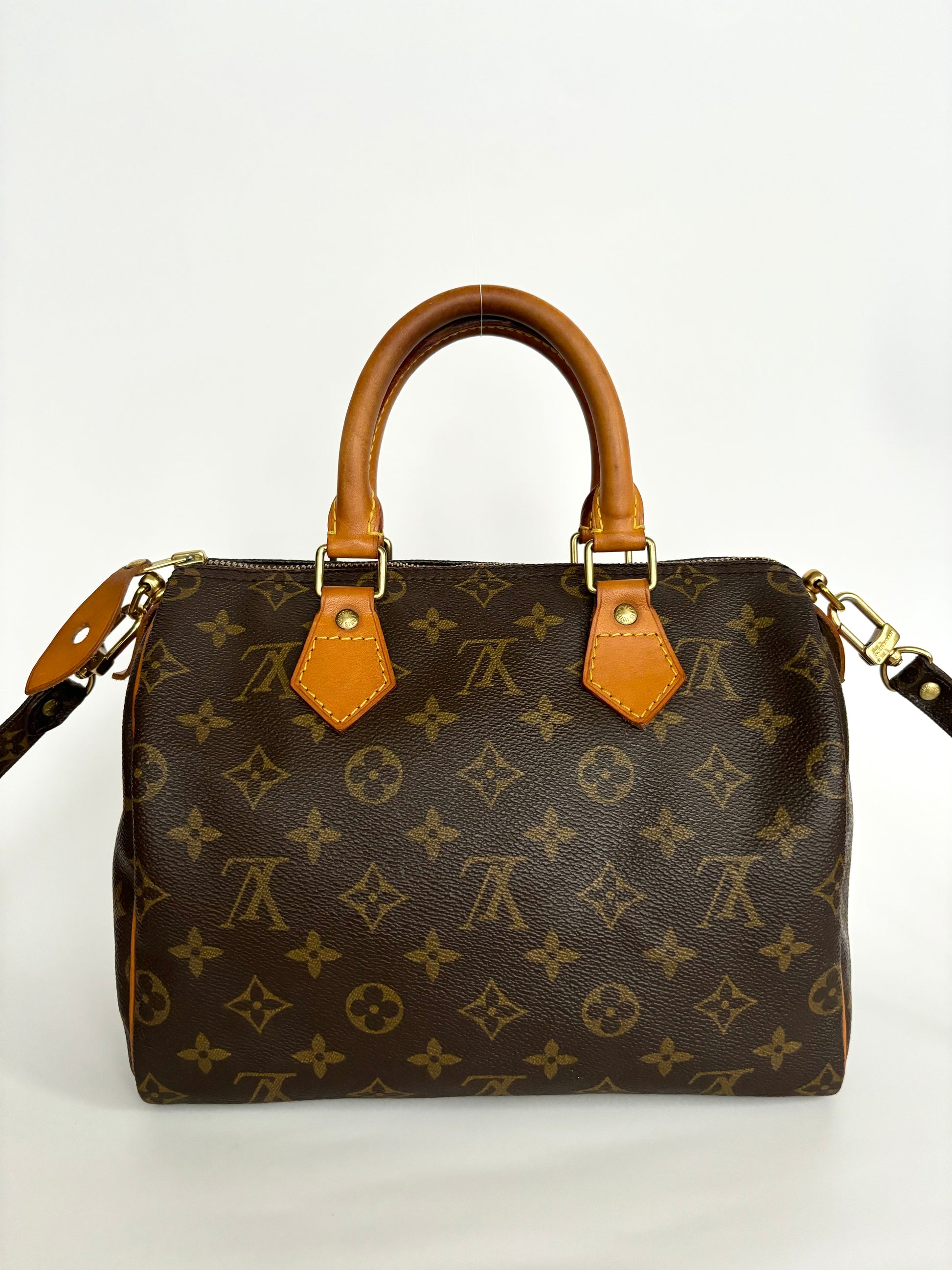 LOUIS VUITTON Speedy 25 with strap – Finer Things Luxury Vintage LOUIS VUITTON Speedy 25 with strap – Finer Things Luxury Vintage