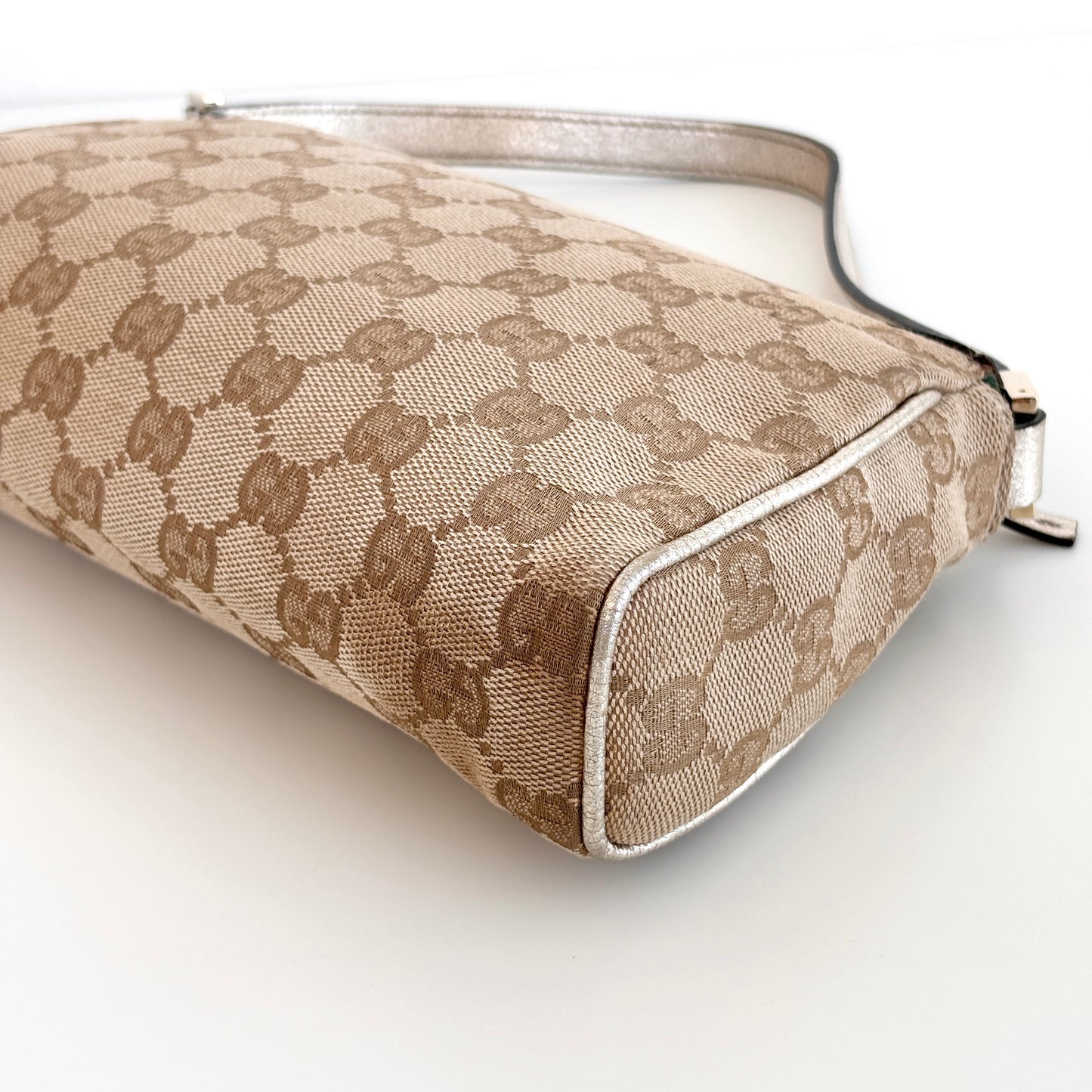 GUCCI Monogram Canvas Abbey Pochette Beige/Silver