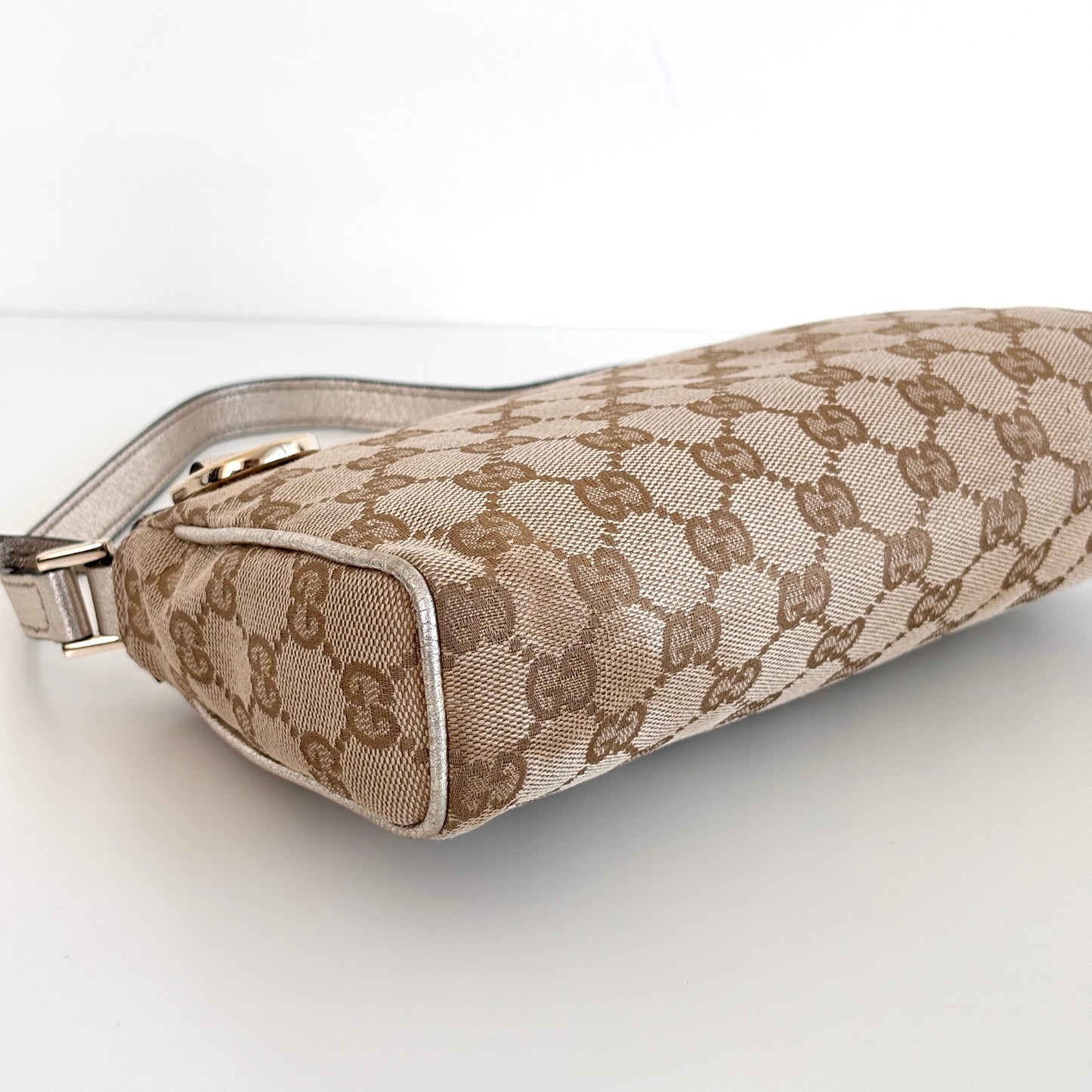 GUCCI Monogram Canvas Abbey Pochette Beige/Silver