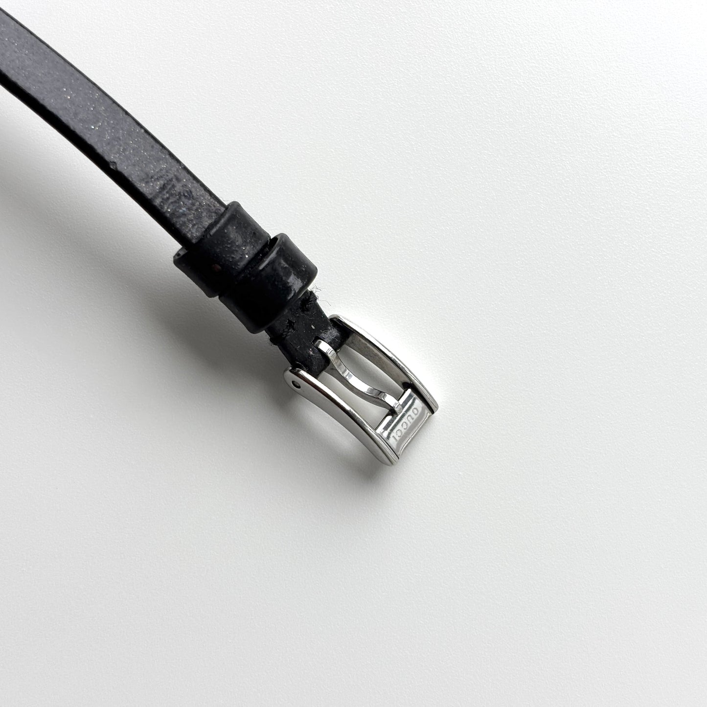 GUCCI 3900L Steel Watch Silver Black Leather Strap