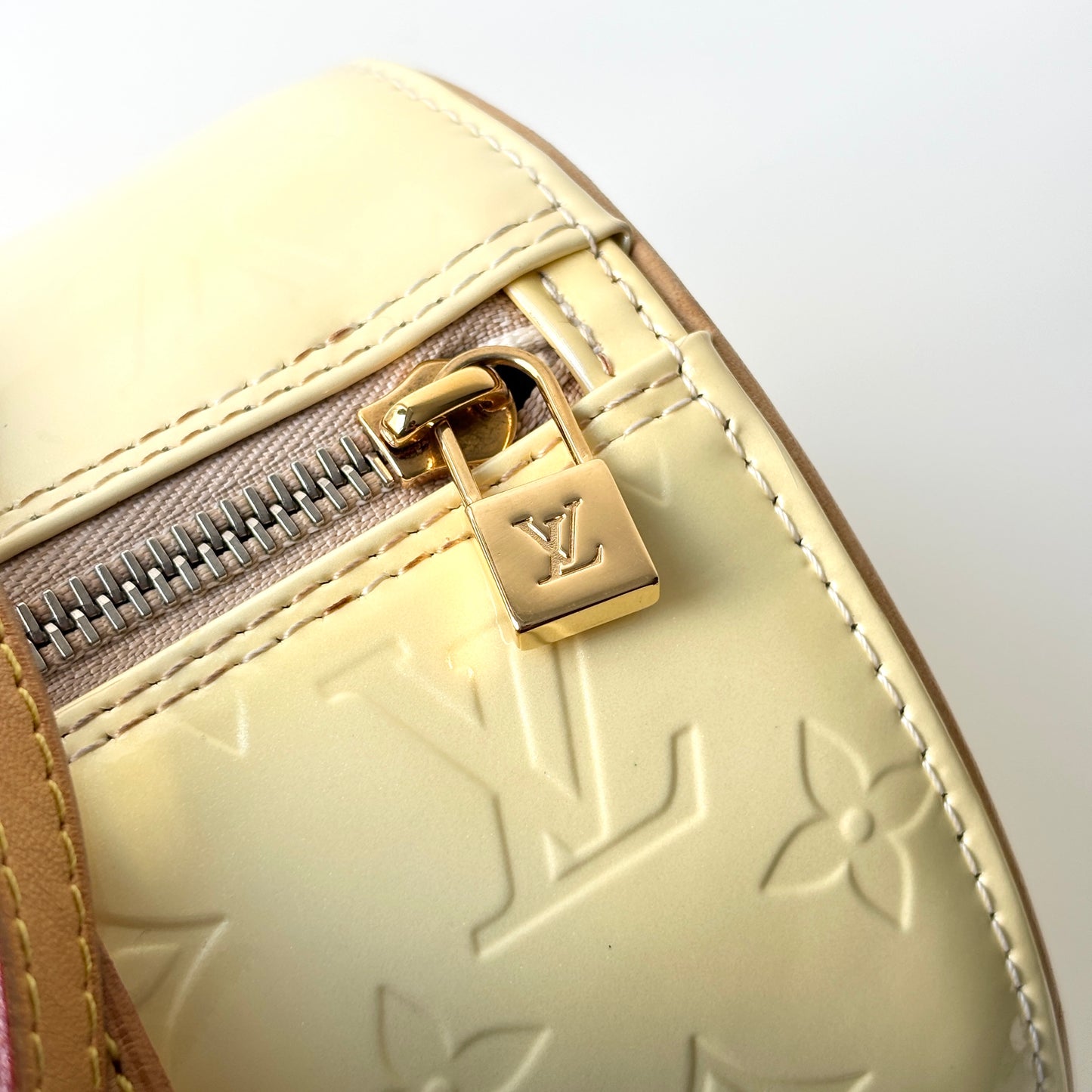 LOUIS VUITTON Vernis Leather Bedford Yellow