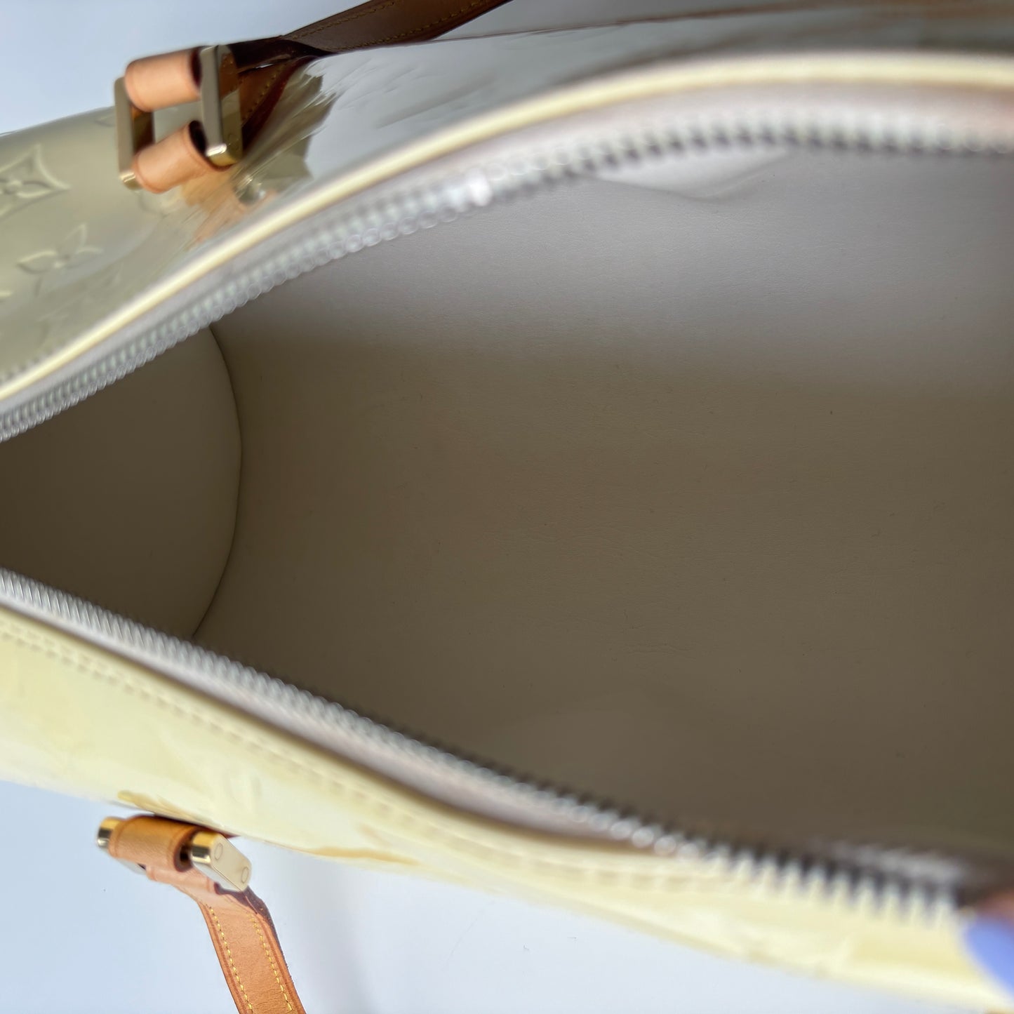 LOUIS VUITTON Vernis Leather Bedford Yellow