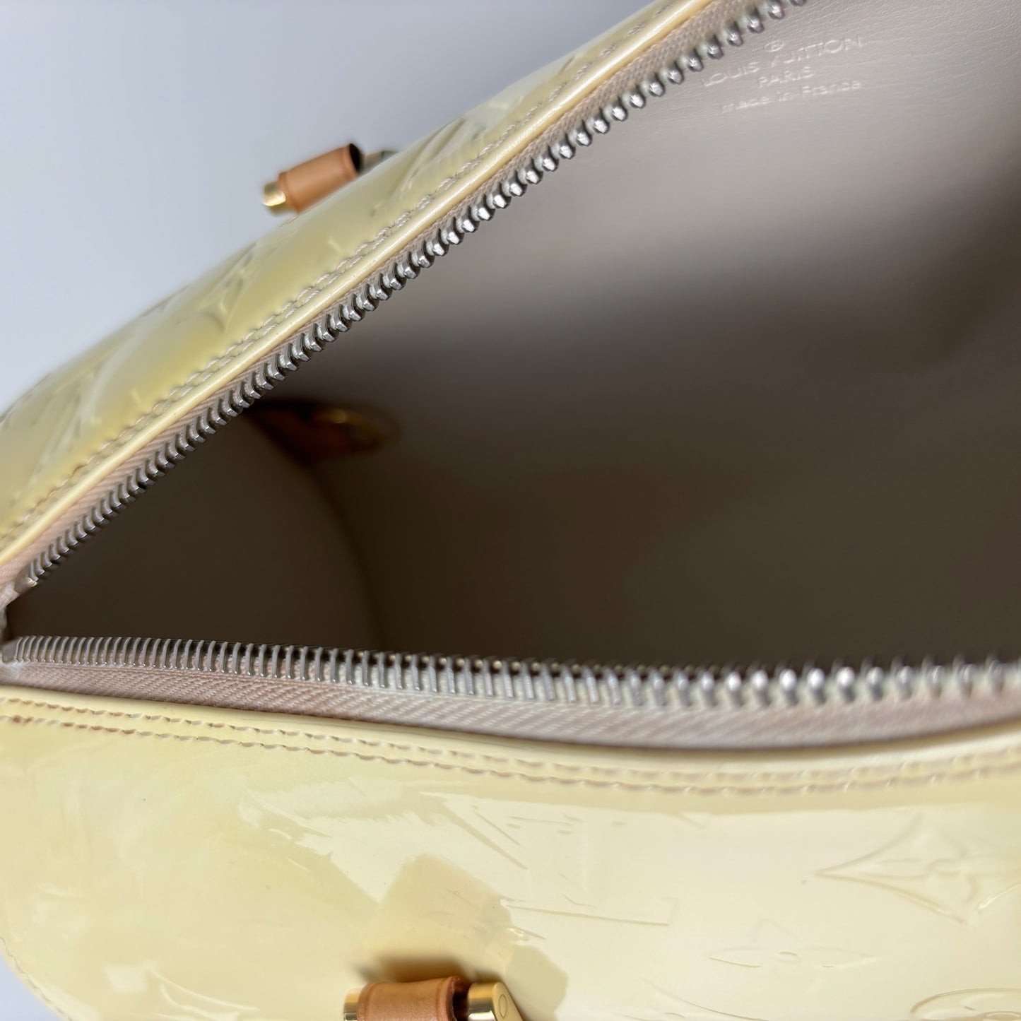 LOUIS VUITTON Vernis Leather Bedford Yellow