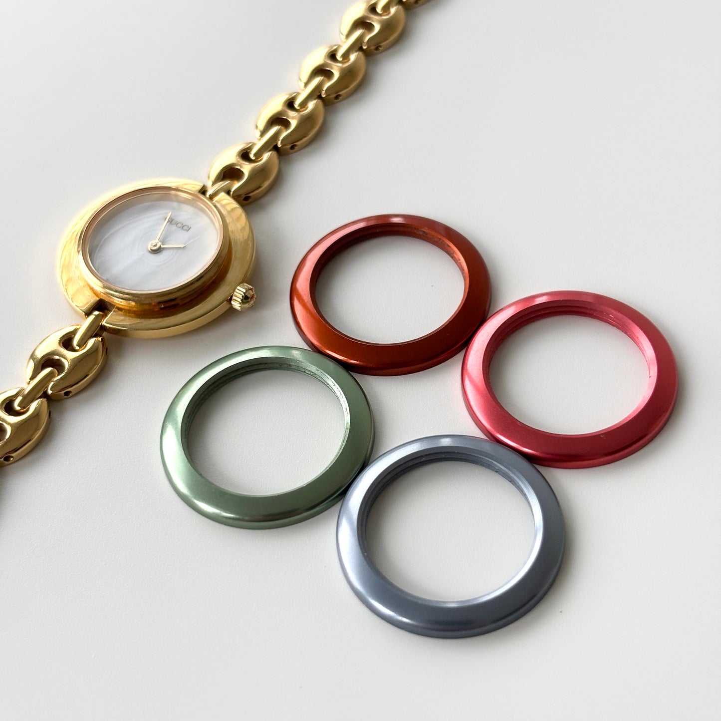 GUCCI Change Bezel Watch Mariner + 4 Bezels