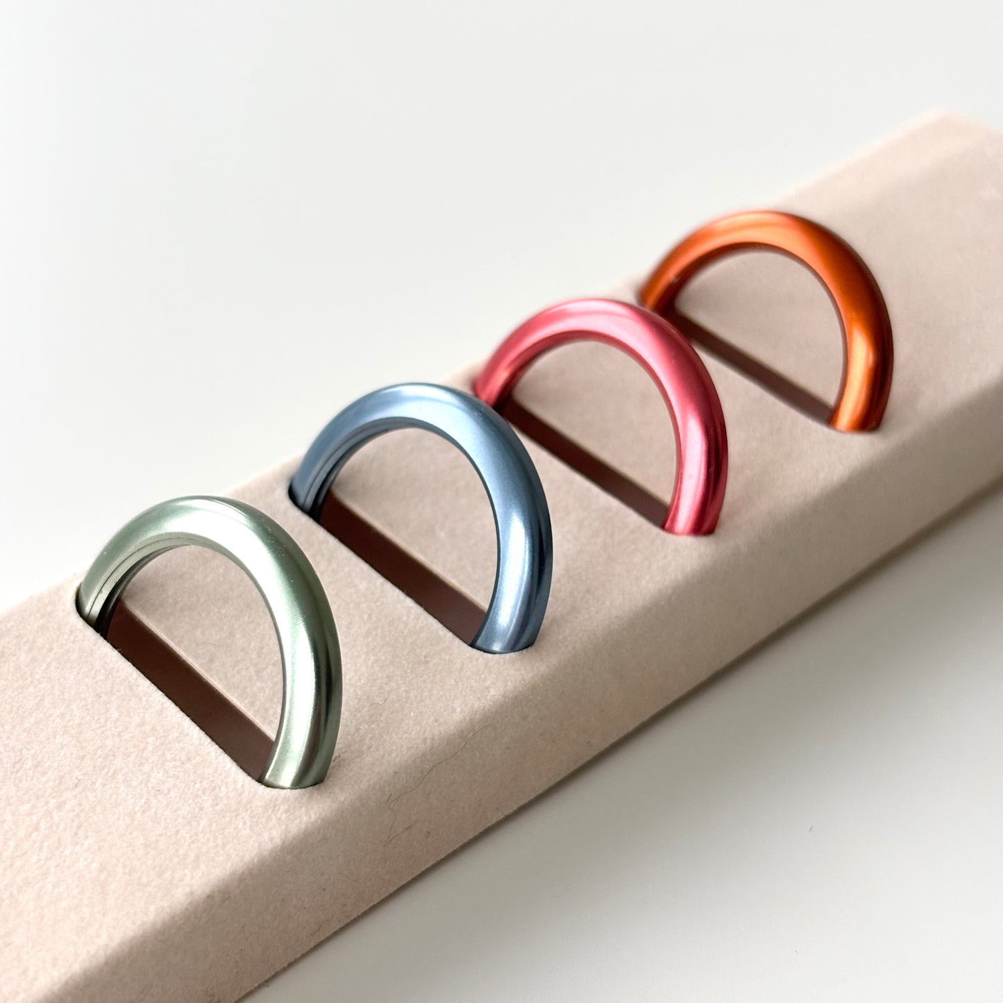 GUCCI Metal Bezels Set of 4 Multicolor