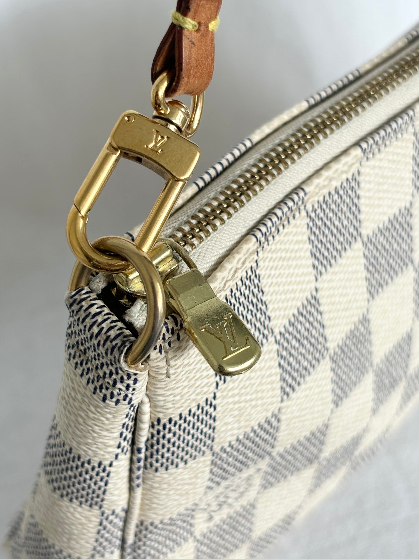 LOUIS VUITTON Pochette Accessoires Damier Azure