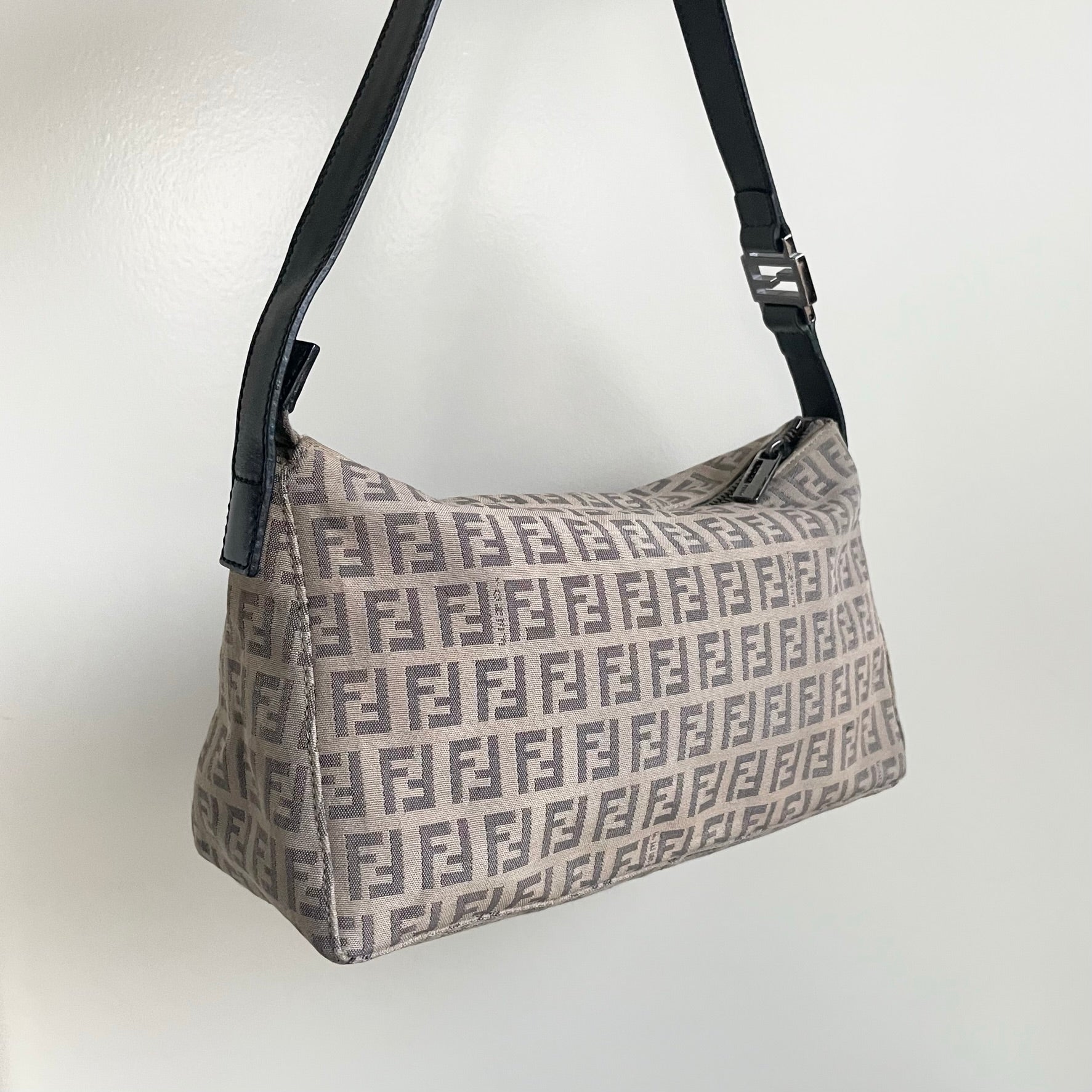 Fendi Zucchino Shoulder Bag (SHG-BV6Gs6) – LuxeDH