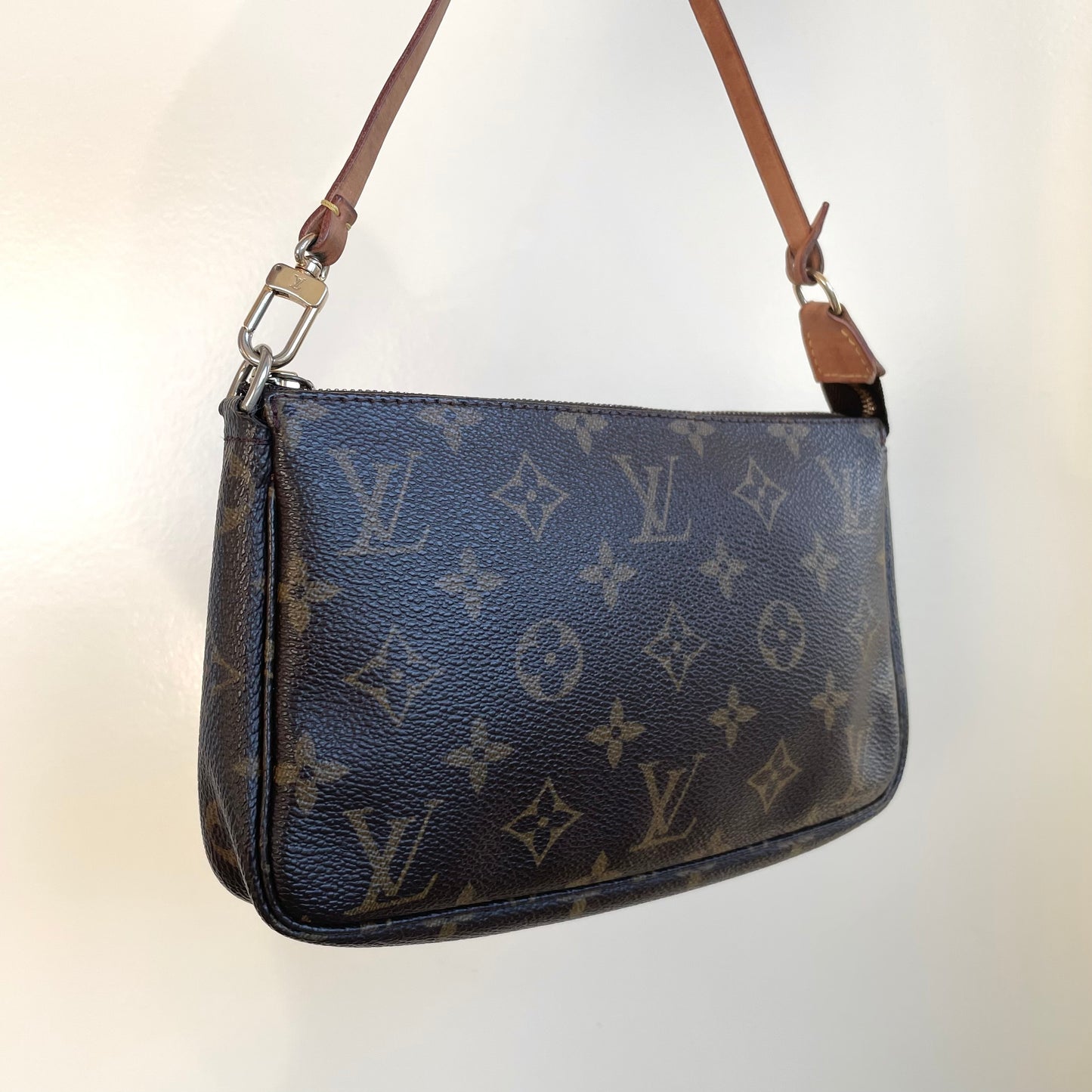 Louis Vuitton Pochette Accessories Monogram Shoulder Bag M51980 – Timeless  Vintage Company