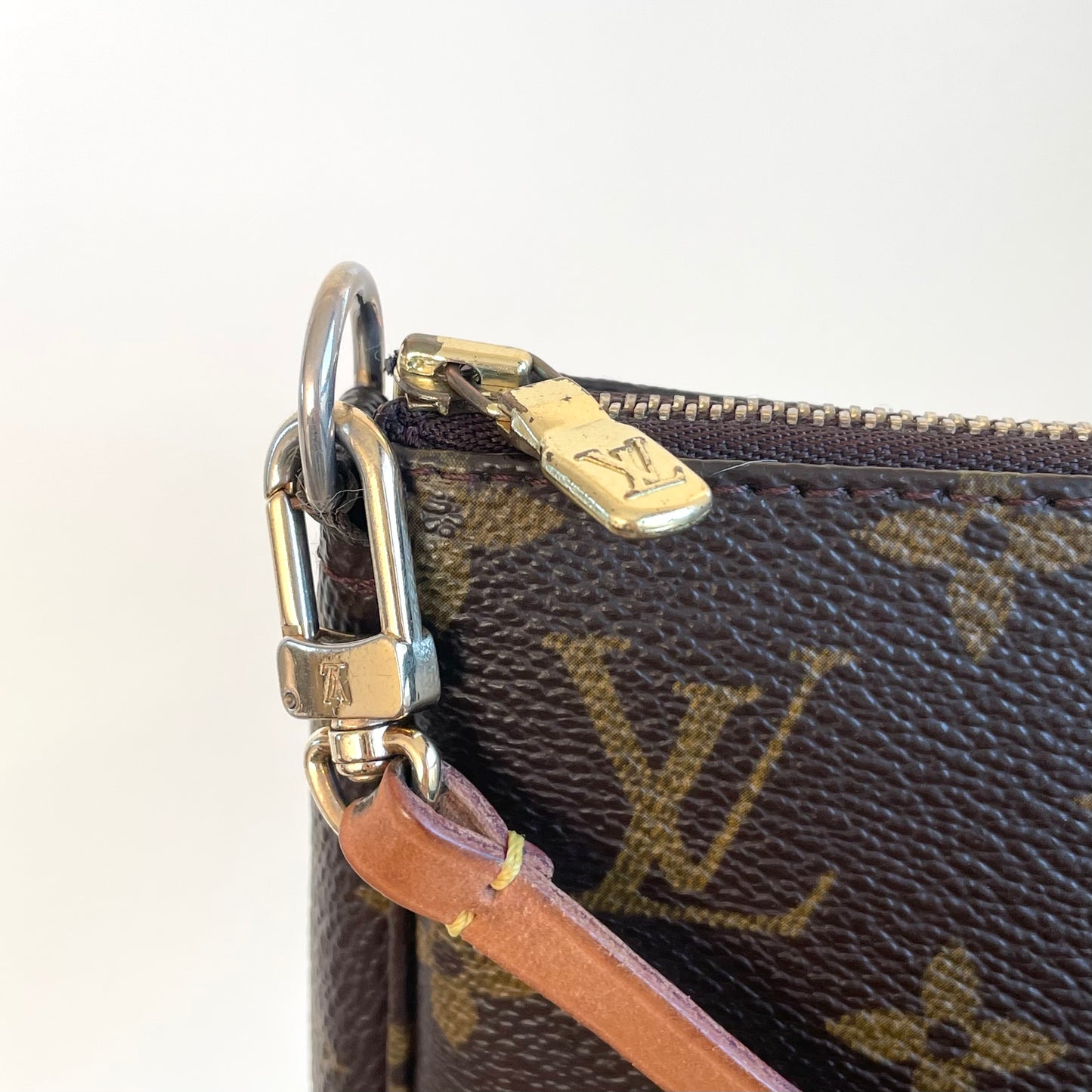 Louis Vuitton Pochette Accessoires Shoulder Bag – Timeless Vintage