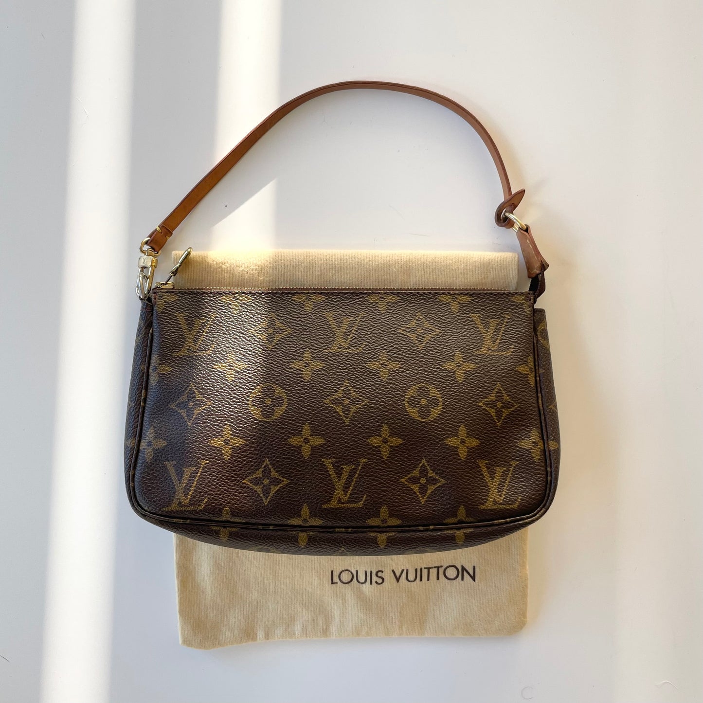 Vintage Louis Vuitton Pochette Homme in Monogram Canvas – Bag Religion
