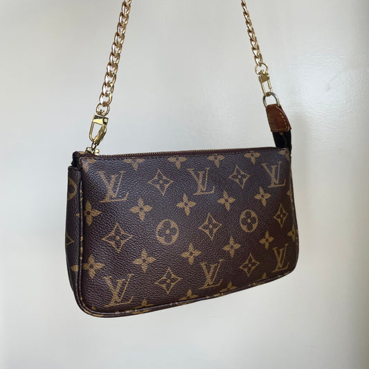 LOUIS VUITTON Pochette Accessoires Monogram with Chain