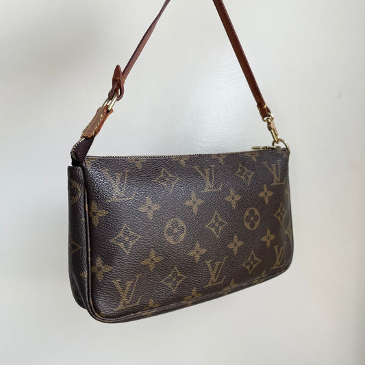 LOUIS VUITTON Pochette Accessoires Monogram