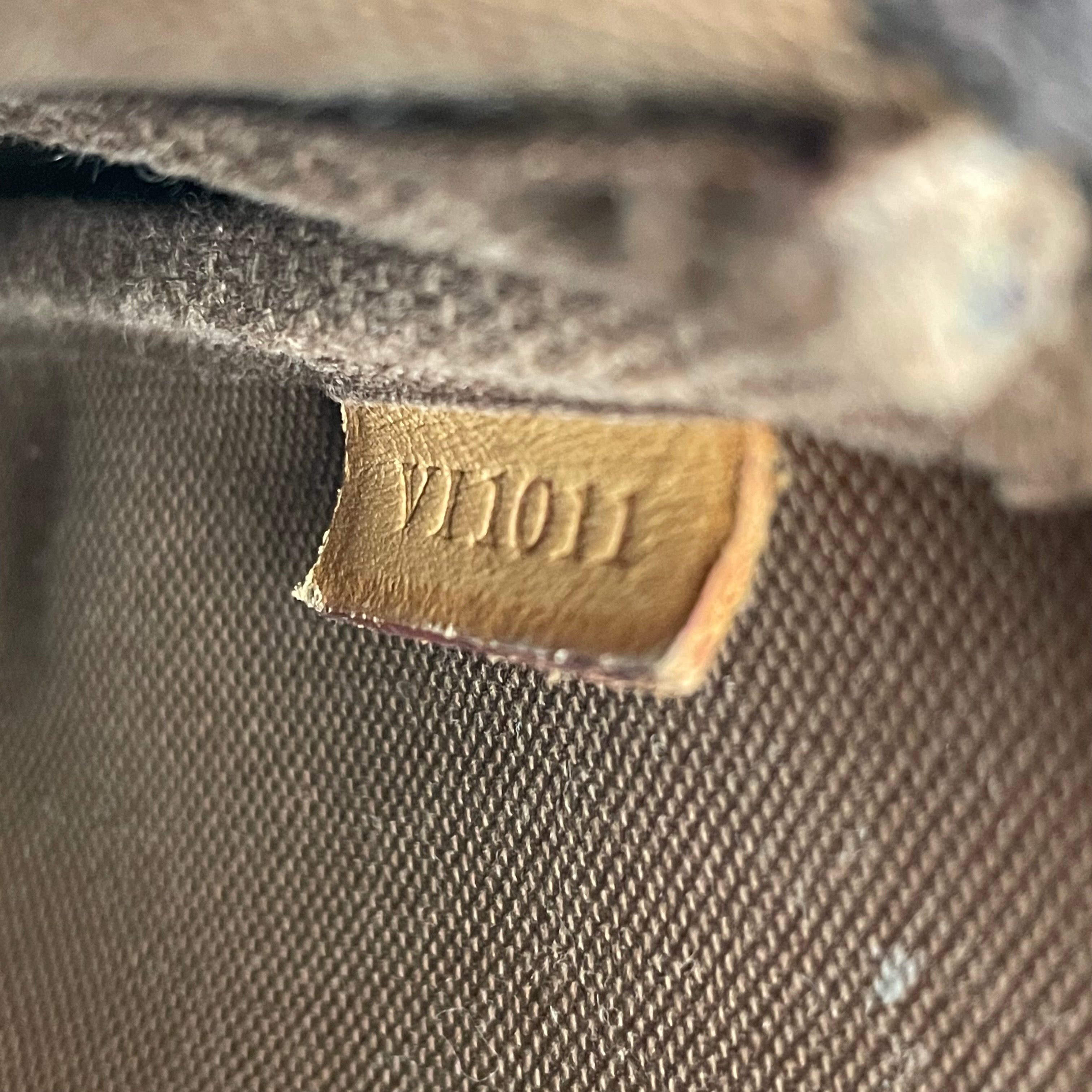 Louis vuitton 2025 pochette serial number