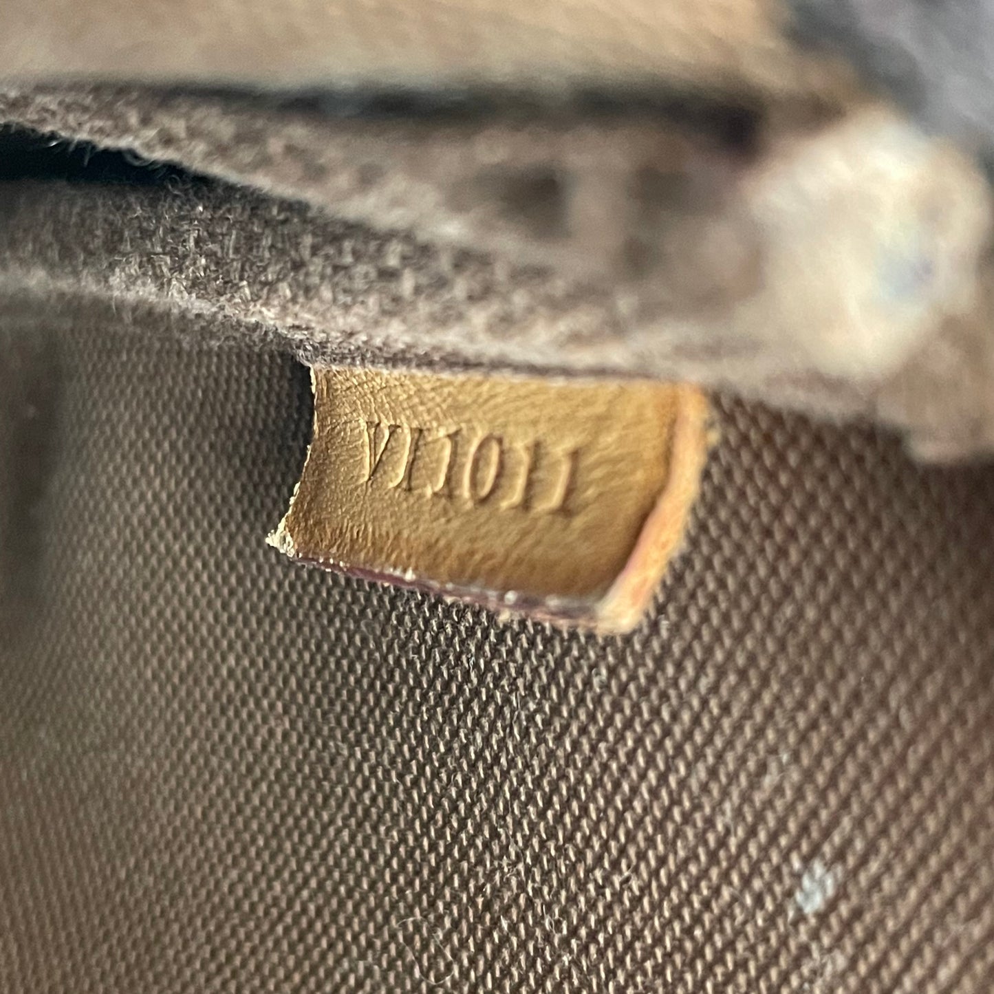 Louis Vuitton Pochette Accessory with Strap Monogram Canvas Brown Leather  ref.562757 - Joli Closet