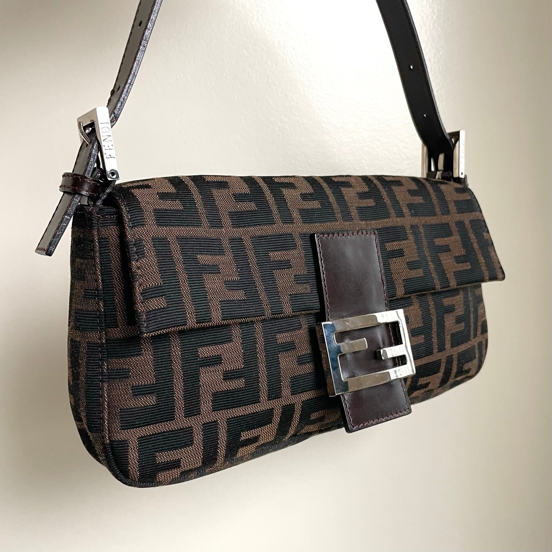 Fendi classic shoulder discount bag