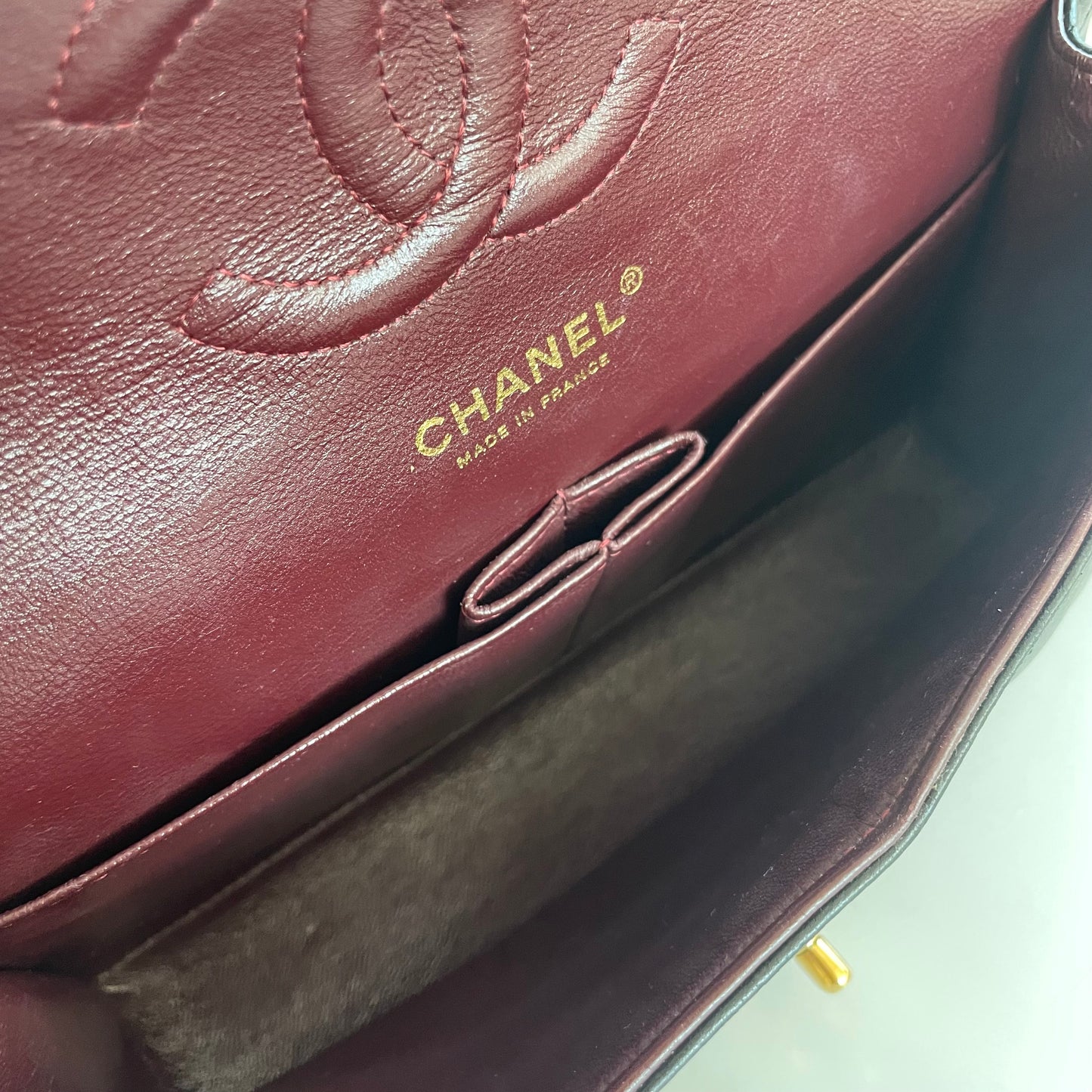 CHANEL Classic Flap Handbag Medium